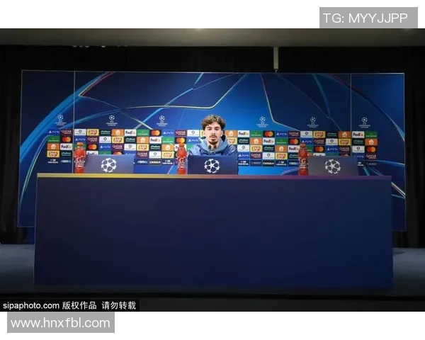 足球APP球星汇聚：专属平台打造球迷与偶像零距离互动新体验